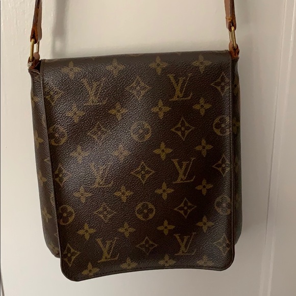 Louis Vuitton  Monogram crossbody bag - Picture 4 of 8